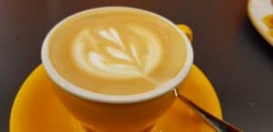 Cafea excelenta la restaurantul AV8 din Piata Victoriei