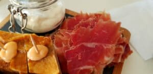 Trei, restaurant cu buctarie internationala pe Calea Calarasilor in Bucuresti