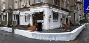 Petite, mic bistrou la Piata Dorobantilor in care se fumeaza