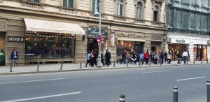 Calea Victoriei in zona Centrului Vechi, in jurul restaurantului Linea Closer to The Moon