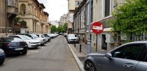 Piata Romana din Bucuresti, spre Lascar Catargiu, cu bistroul Gusteria
