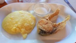 Bucătărie tradițională românească la Belciugatele