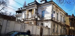 Strada Theodor Aman in Bucuresti, cu restaurantul Rocca by the Jar