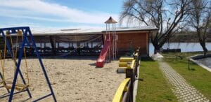 Two Lakes, Two Brothers, restaurant pescaresc si complex turistic pe lacul Tancabesti