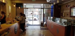 5 to Go in Mario Plaza la Piata Dorobantilor, cafenea mica