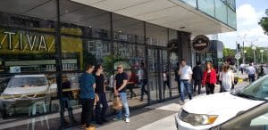 America House la aripa cu Starbucks si Cooperativa FruFru