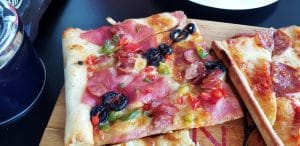 Benedict Bistro de la America House in Piata Victoriei din Bucuresti