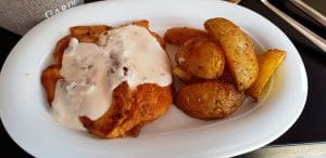 Benedict Bistro de la America House in Piata Victoriei din Bucuresti