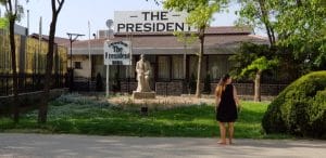 Bulevardul, Parcul si Lacul Tei, cu restaurantul The President