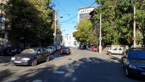 Buzesti in jurul restaurantului turcesc Idomemos