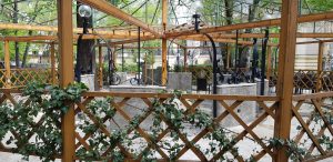 Casa Oamnilor de Stiinta (COS - Parcul Trandafirilor), un restaurant strigoi al Bucurestiului