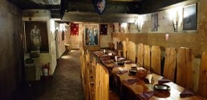 Excalibur, restaurant medieval cu carne fripta in Piata Revolutiei din Bucuresti