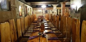 Excalibur, restaurant medieval cu carne fripta in Piata Revolutiei din Bucuresti