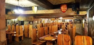 Excalibur, restaurant medieval cu carne fripta in Piata Revolutiei din Bucuresti
