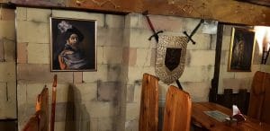 Excalibur, restaurant medieval cu carne fripta in Piata Revolutiei din Bucuresti