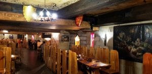 Excalibur, restaurant medieval cu carne fripta in Piata Revolutiei din Bucuresti