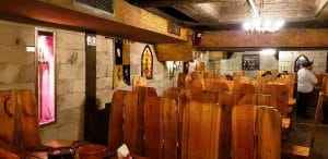 Excalibur, restaurant medieval cu carne fripta in Piata Revolutiei din Bucuresti