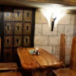 Excalibur, restaurant medieval cu carne fripta in Piata Revolutiei din Bucuresti