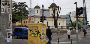 In jurul strazii Buzesti, cu numeroase restaurante, cafenele si alte localuri