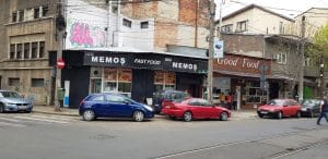 In jurul strazii Buzesti, cu numeroase restaurante, cafenele si alte localuri