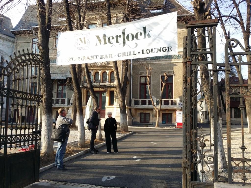 Merlock, terasa artistica, restaurant, bar, grill, lounge