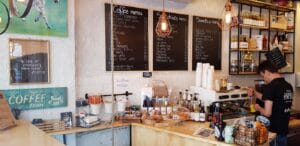 OKfea, cafenea mica si juice bar in Calea Victoriei din Bucuresti