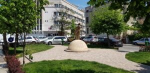 Piata Bucur, cu Clubul si Memorialul Colectiv si restaurantul vietnamez Thang Long