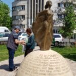 Piata Bucur, cu Clubul si Memorialul Colectiv si restaurantul vietnamez Thang Long