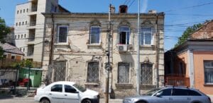 Piata Bucur, cu Clubul si Memorialul Colectiv si restaurantul vietnamez Thang Long