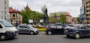 Piata Lahovary, cu restaurantele COS, The Embassy, Avalon, Benihana, Trattoria Romana si altele