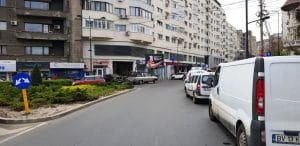 Piata Lahovary, cu restaurantele COS, The Embassy, Avalon, Benihana, Trattoria Romana si altele