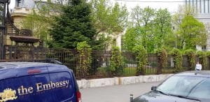 Piata Lahovary, cu restaurantele COS, The Embassy, Avalon, Benihana, Trattoria Romana si altele