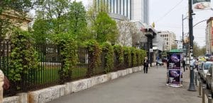 Piata Lahovary, cu restaurantele COS, The Embassy, Avalon, Benihana, Trattoria Romana si altele