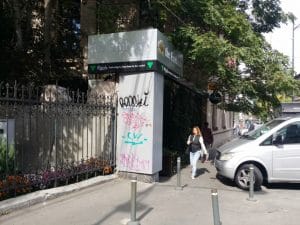 Piata Lahovary, cu restaurantele COS, The Embassy, Avalon, Benihana, Trattoria Romana si altele