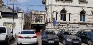 Piata Lahovary, cu restaurantele COS, The Embassy, Avalon, Benihana, Trattoria Romana si altele
