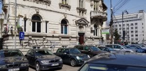 Piata Lahovary, cu restaurantele COS, The Embassy, Avalon, Benihana, Trattoria Romana si altele