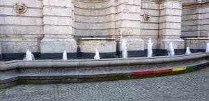 Piata Revolutiei din Bucuresti, cu Restaurantul Medieval Excalibur