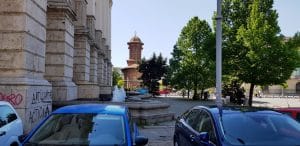 Piata Revolutiei din Bucuresti, cu Restaurantul Medieval Excalibur