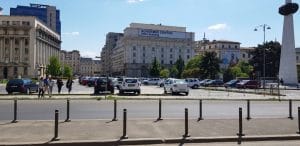 Piata Revolutiei din Bucuresti, cu Restaurantul Medieval Excalibur