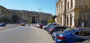 Piata Revolutiei din Bucuresti, cu Restaurantul Medieval Excalibur