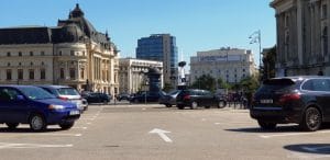 Piata Revolutiei din Bucuresti, cu Restaurantul Medieval Excalibur