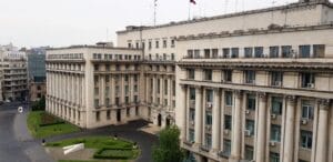 Piata Revolutiei si Ion Campineanu, cu Boutique de Pain si alte restaurante si cafenele