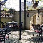 Piccadilly, restaurant international cu terasa in strada Vulturilor din Bucuresti