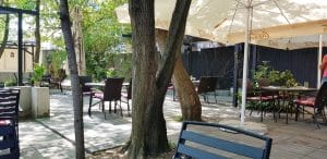 Piccadilly, restaurant international cu terasa in strada Vulturilor din Bucuresti