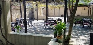 Piccadilly, restaurant international cu terasa in strada Vulturilor din Bucuresti