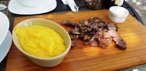 Piccadilly, restaurant international cu terasa in strada Vulturilor din Bucuresti