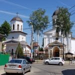 Strada Iancu Capitanu cu Biserica Pantelimon, restaurantele El Torito si Karishma