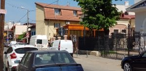 Strada Iancu Capitanu cu Biserica Pantelimon, restaurantele El Torito si Karishma