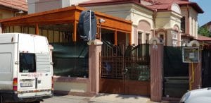 Strada Iancu Capitanu cu Biserica Pantelimon, restaurantele El Torito si Karishma