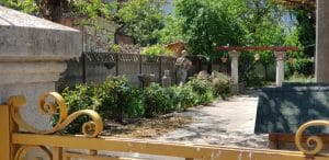 Strada Iancu Capitanu cu Biserica Pantelimon, restaurantele El Torito si Karishma